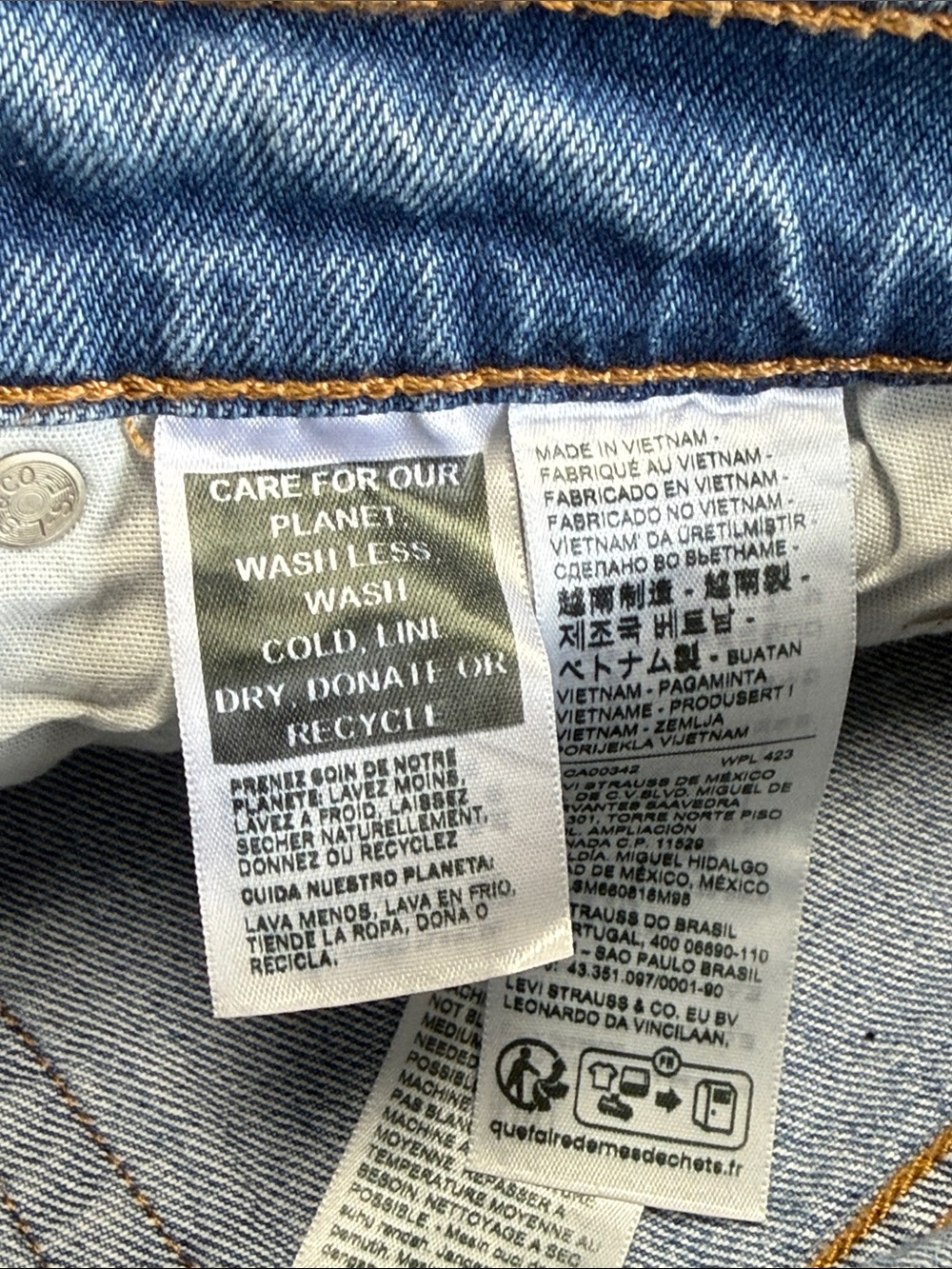 Levi's 501 Curve Stretch Button Fly Straight Leg Blue Denim Jeans
Bin 7 #21 - Picture 5 of 7